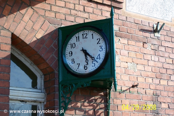 Zegar na dworcu w Rakoniewicach