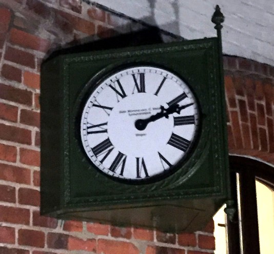 Odrestaurowana część zewnętrzna zegara